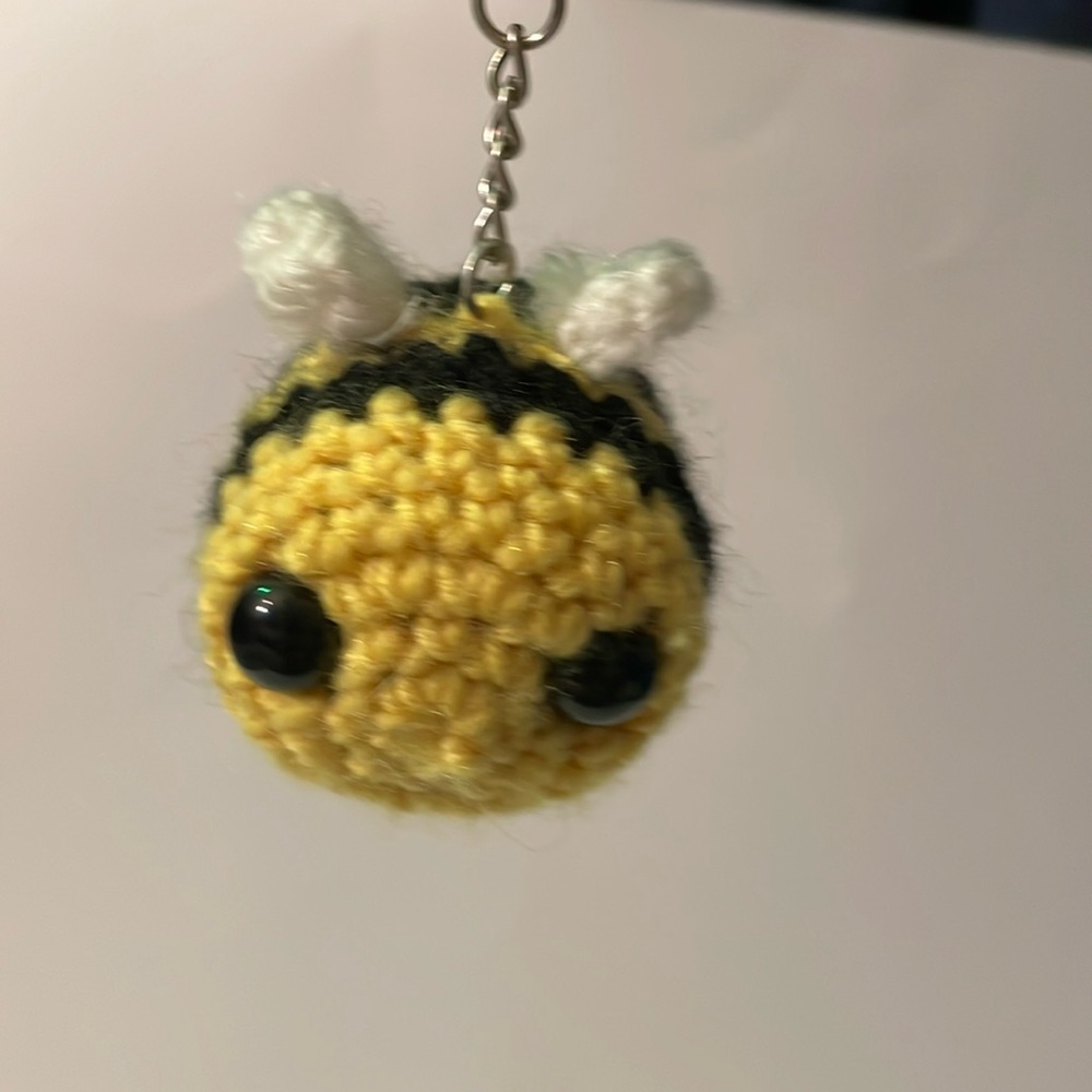 Crochet bee keychain